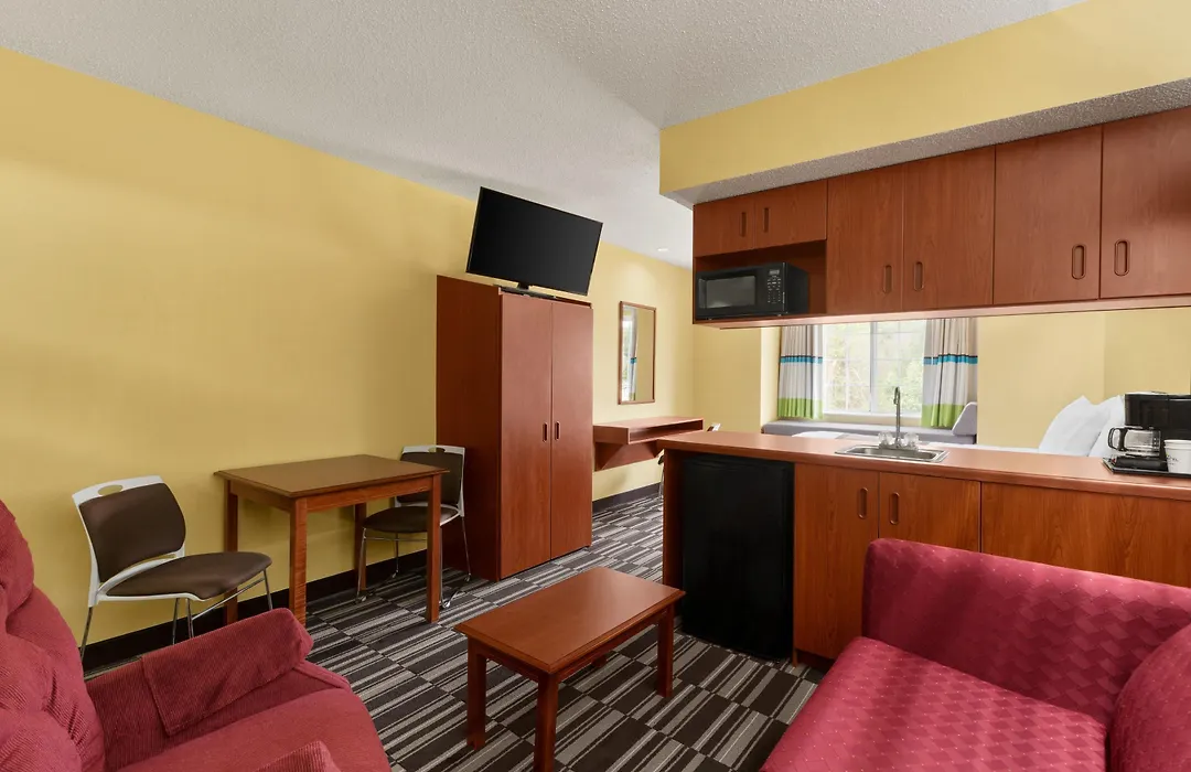 Microtel Inn & Suites By Wyndham Thomasville-1