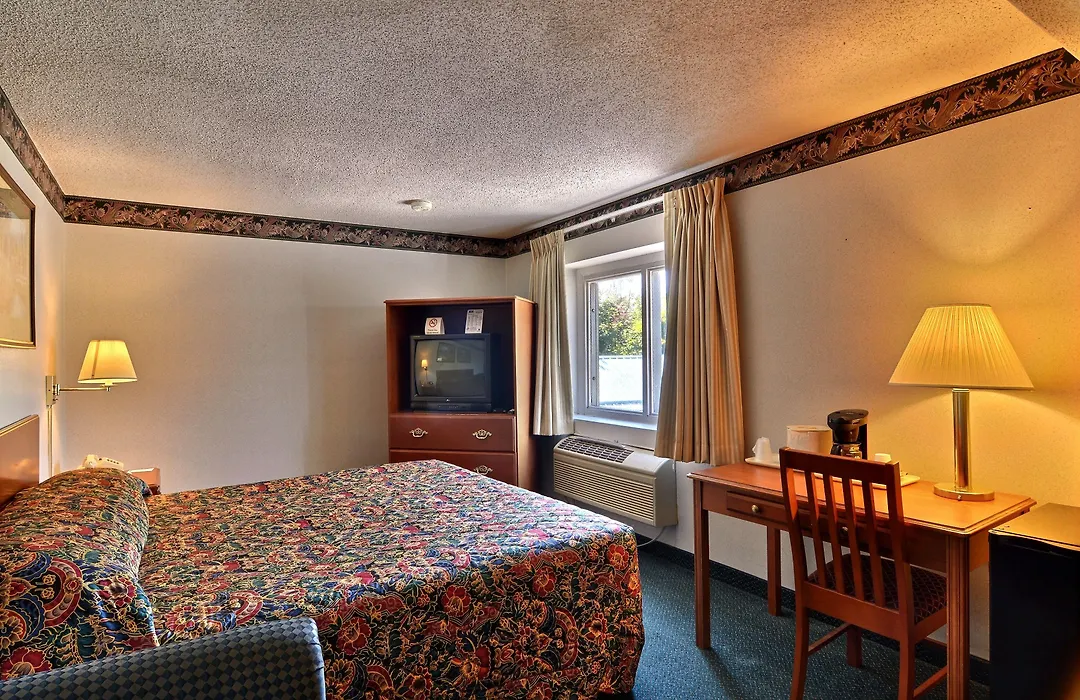Rodeway Inn Bedford-1