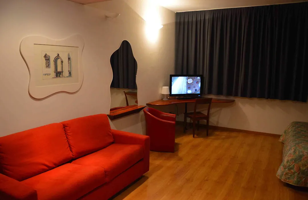 Hotel President-1