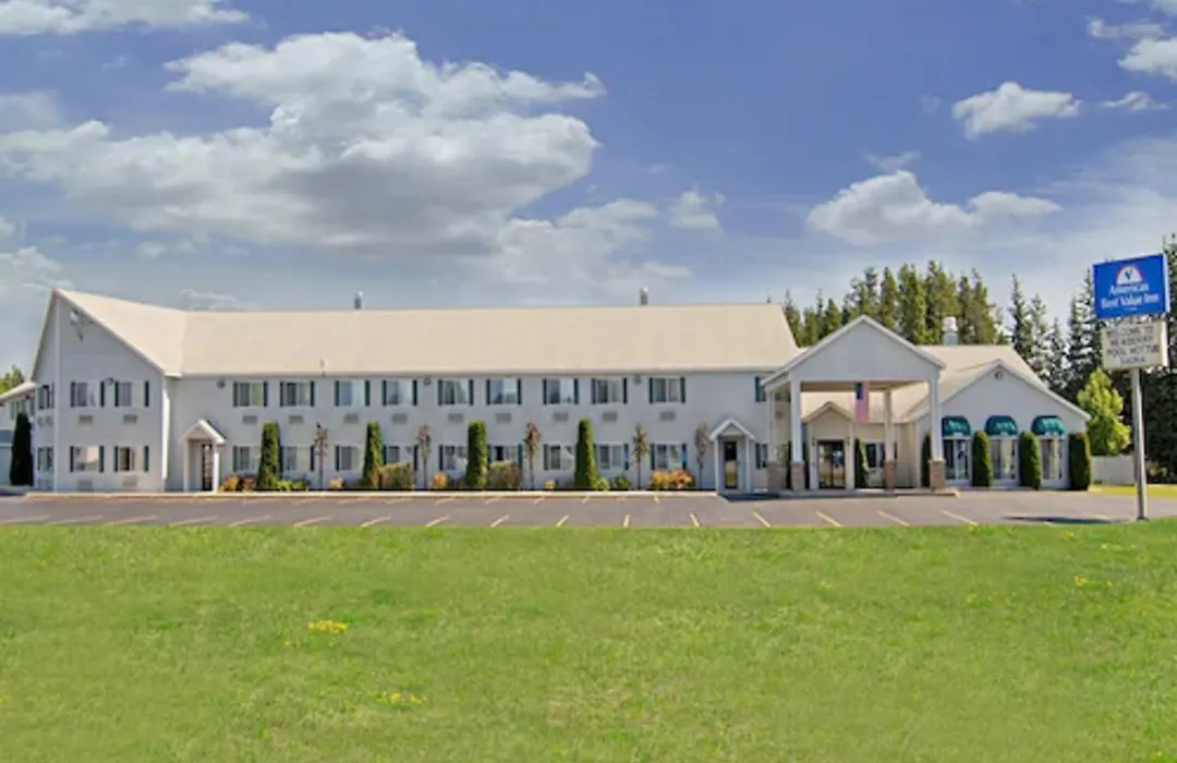 Americas Best Value Inn & Suites - Tahquamenon Country-1