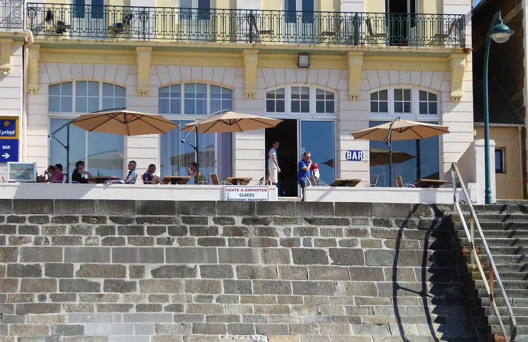 Hotel Kyriad Saint Malo Centre Plage-1