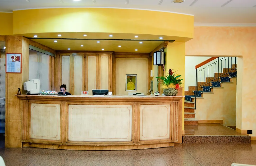 Novo Hotel Rossi-1