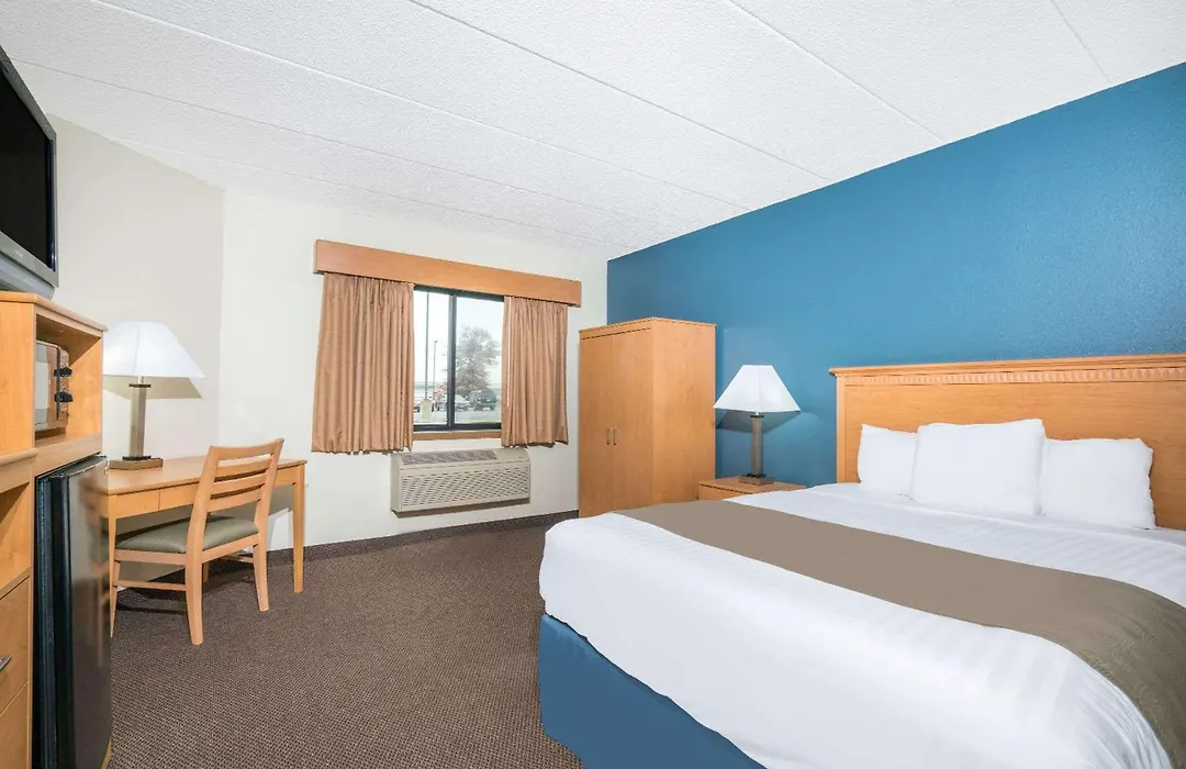 Days Inn & Suites By Wyndham Baxter Brainerd Area-1