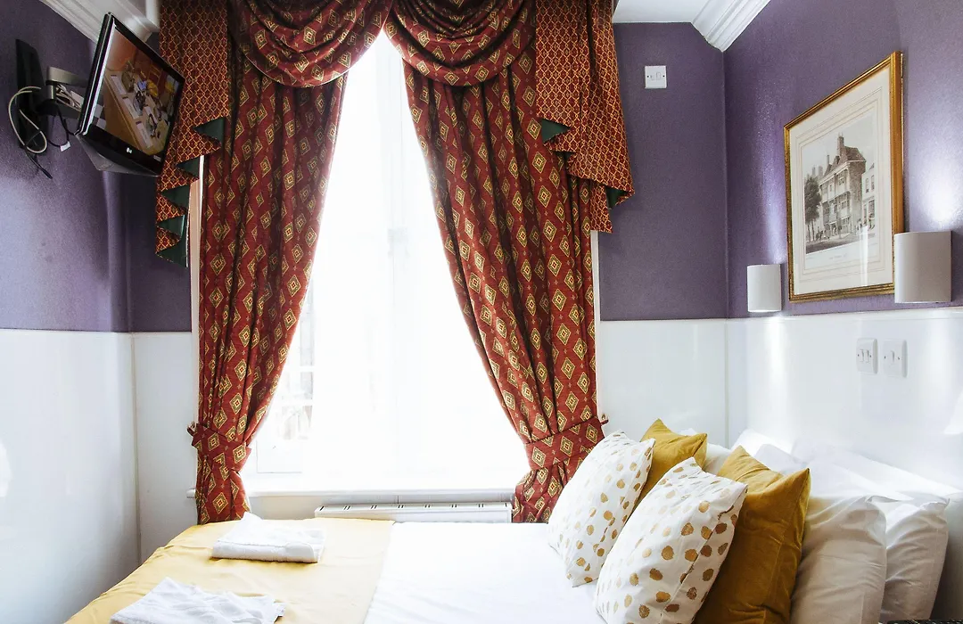 Lord Kensington Hotel-1