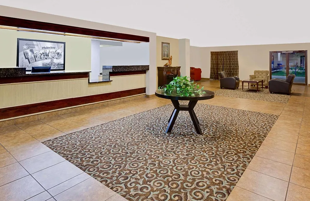 Super 8 By Wyndham Plainview-1