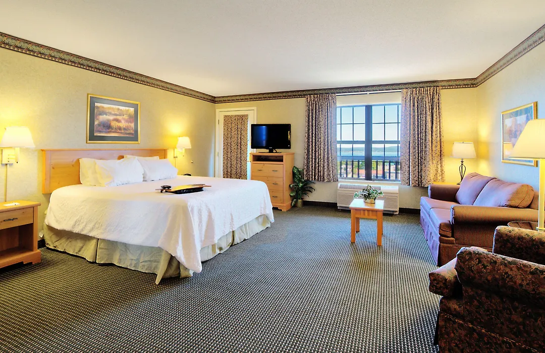 Hampton Inn & Suites Petoskey-1