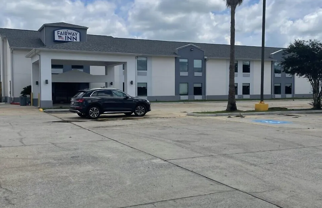 Baymont By Wyndham Iowa Lake Charles-1