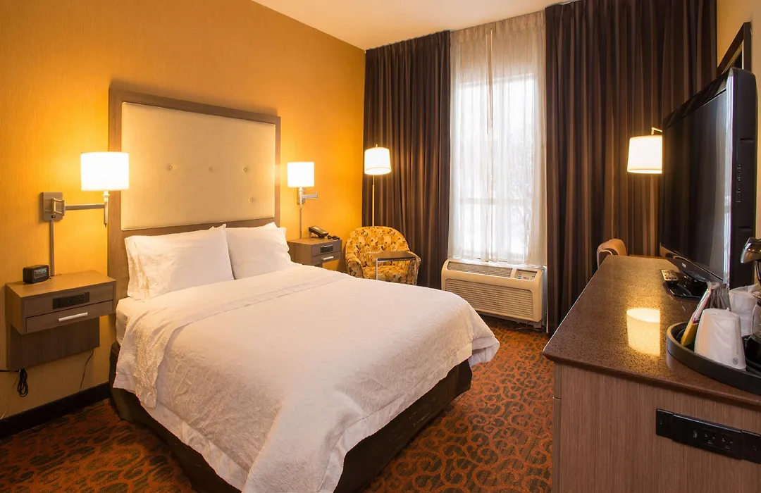 Hampton Inn Toronto-Mississauga West-1