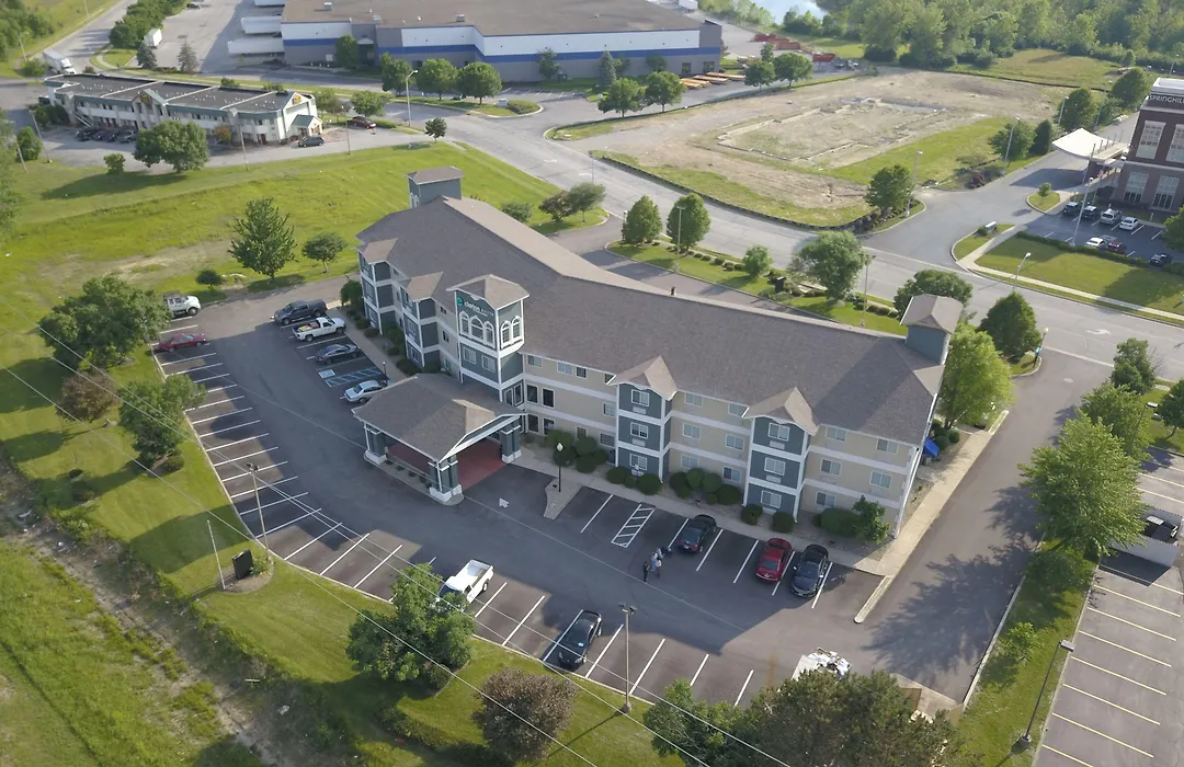 Clarion Pointe Indianapolis Airport-1