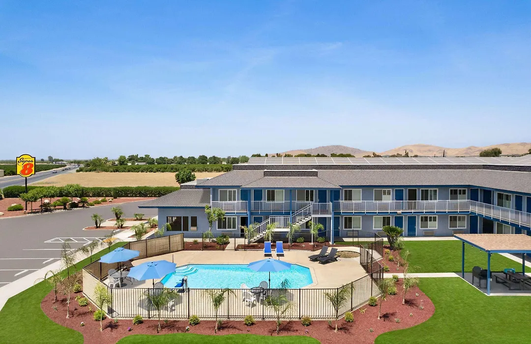 Super 8 By Wyndham Lindsay Olive Tree-1