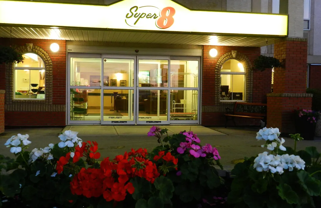 Super 8 By Wyndham High River Ab-1
