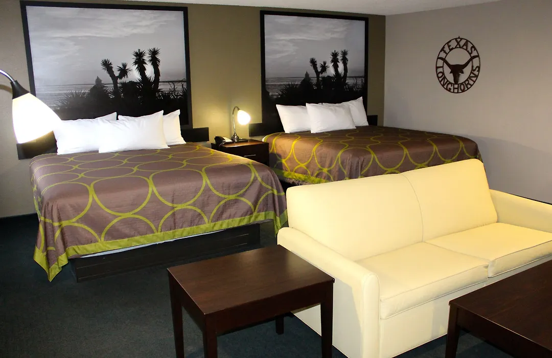 Super 8 By Wyndham Victoria/North/Mall Area-1
