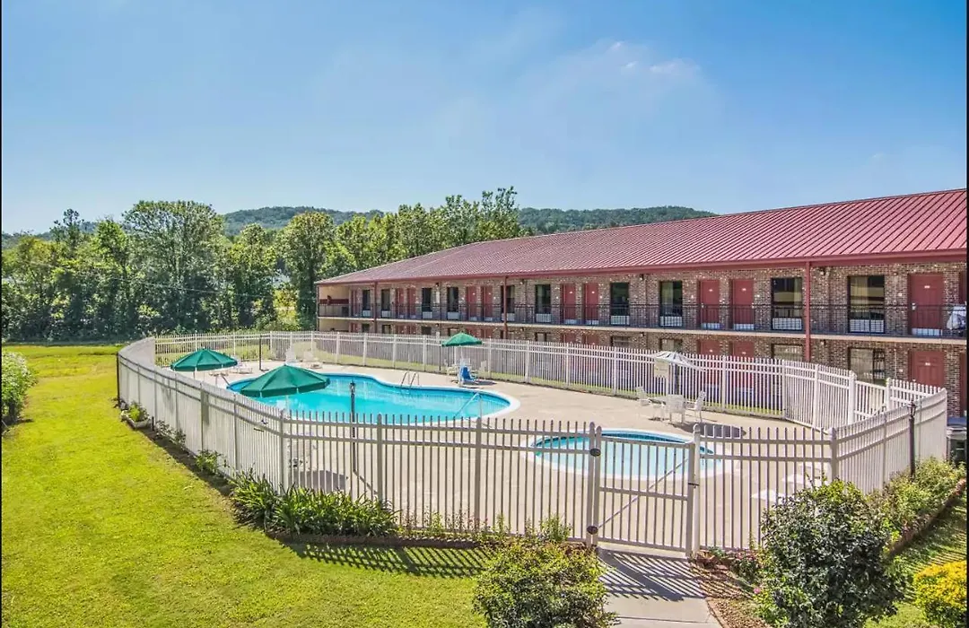 Econo Lodge Fort Payne-1