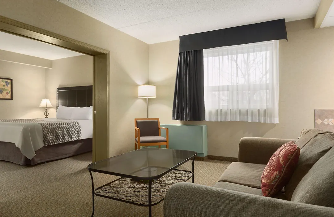 Travelodge By Wyndham Winnipeg East-1