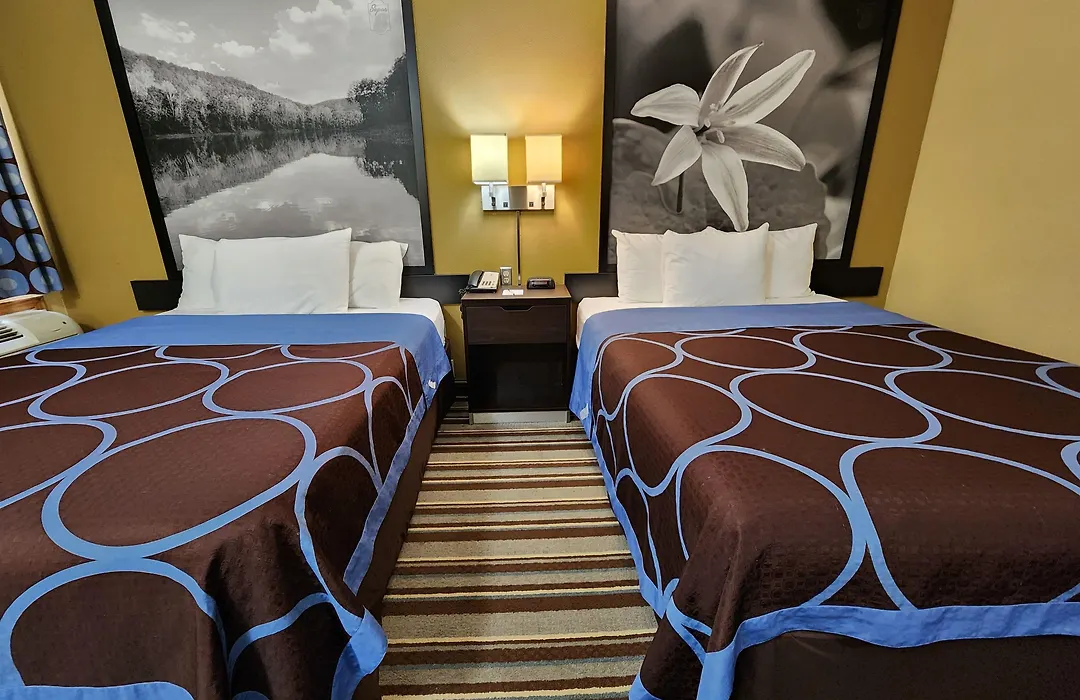 Super 8 By Wyndham Pine Bluff-1
