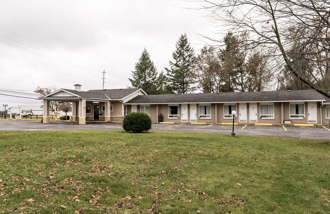 Countryside Inn-1
