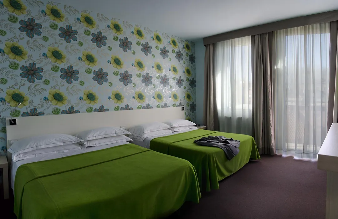 Key Hotel-1