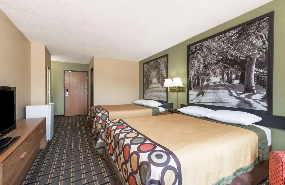 Super 8 By Wyndham Greenville-1