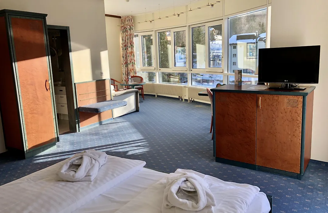 Thermal Hotels & Walliser Alpentherme Leukerbad-1