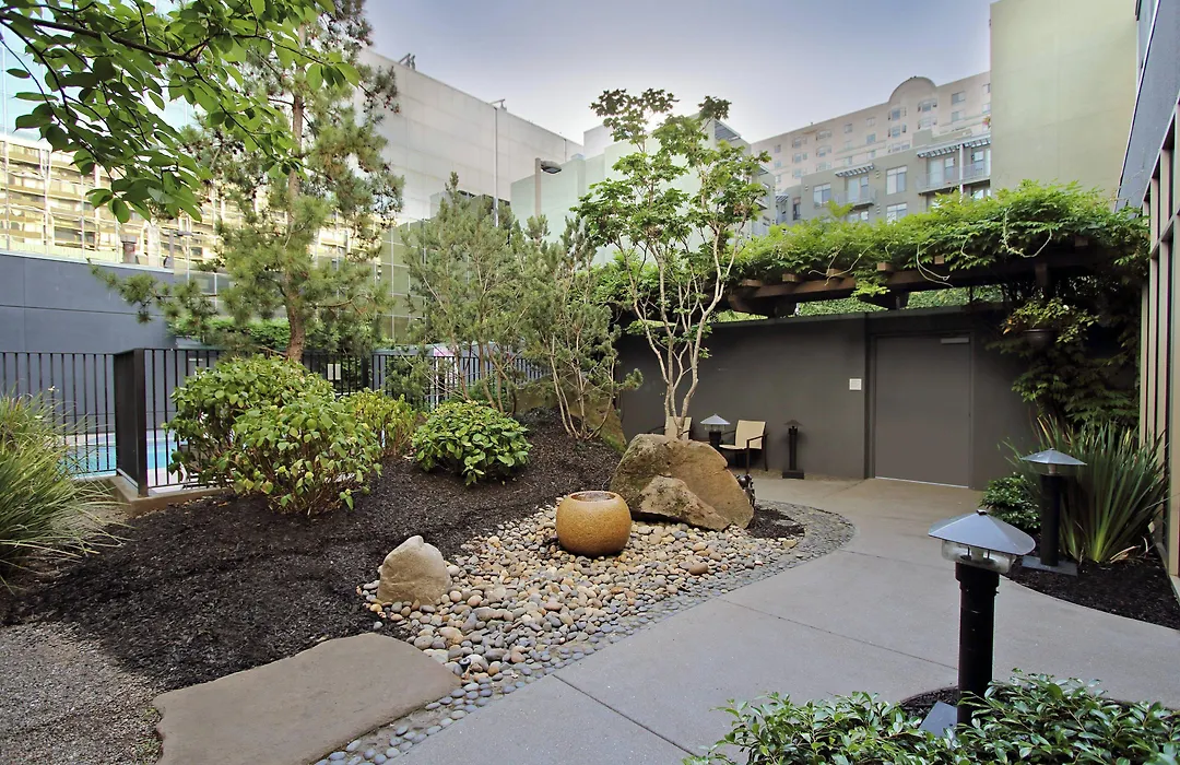 Courtyard Oakland Downtown-1