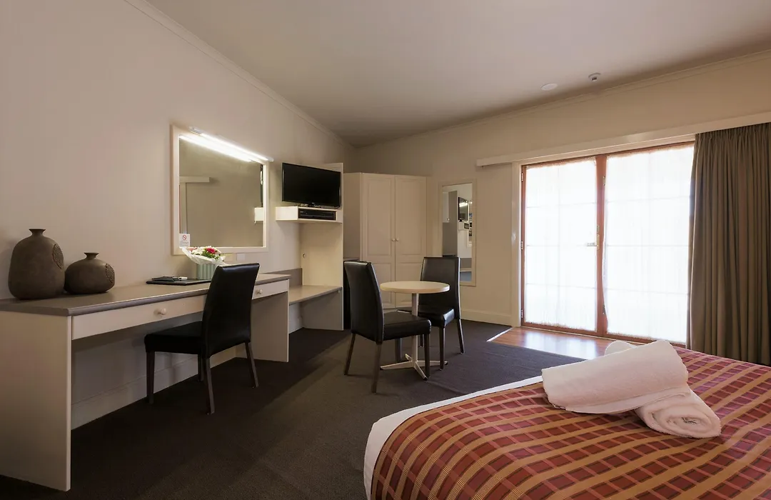 Bowen Inn Motel-1