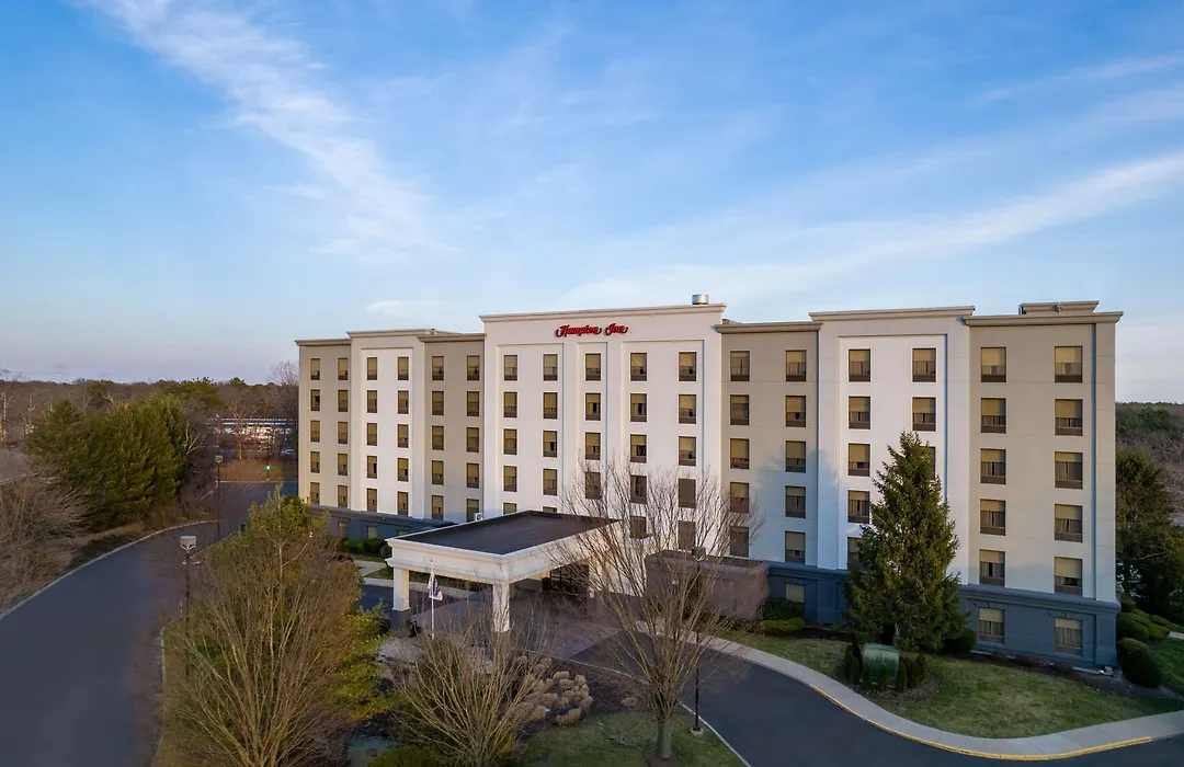 Hampton Inn Long Island-Brookhaven-1