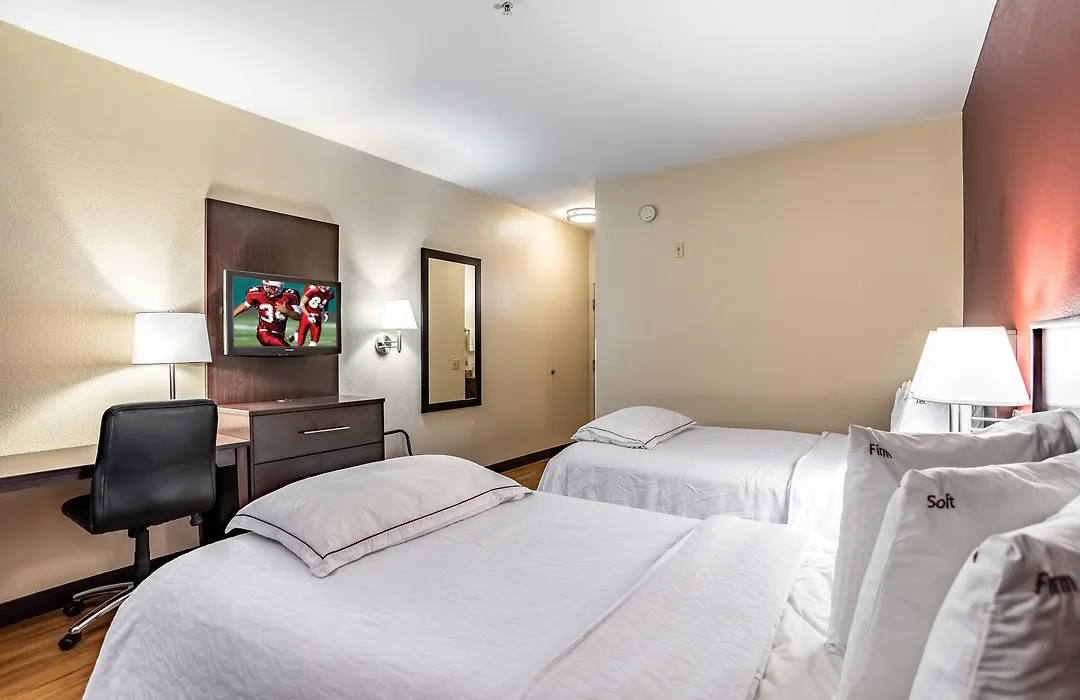 Red Roof Inn Plus Long Island - Garden City-1