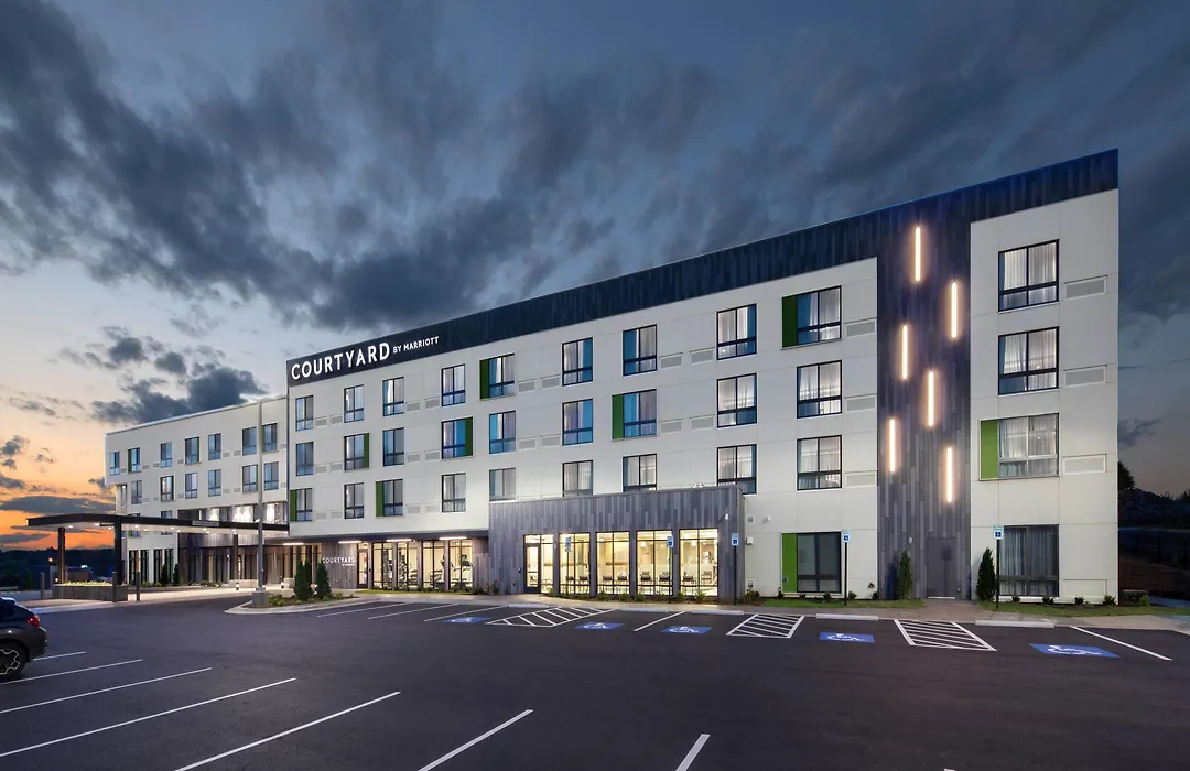 Courtyard By Marriott Russellville-1