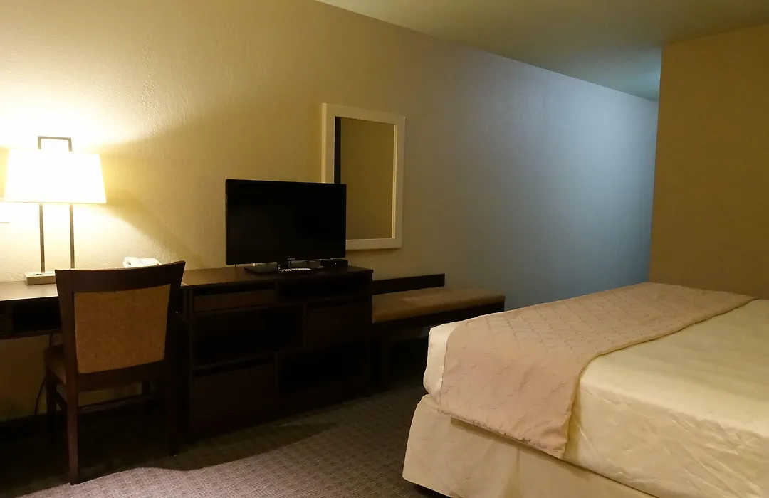 Super 8 By Wyndham Dauphin-1