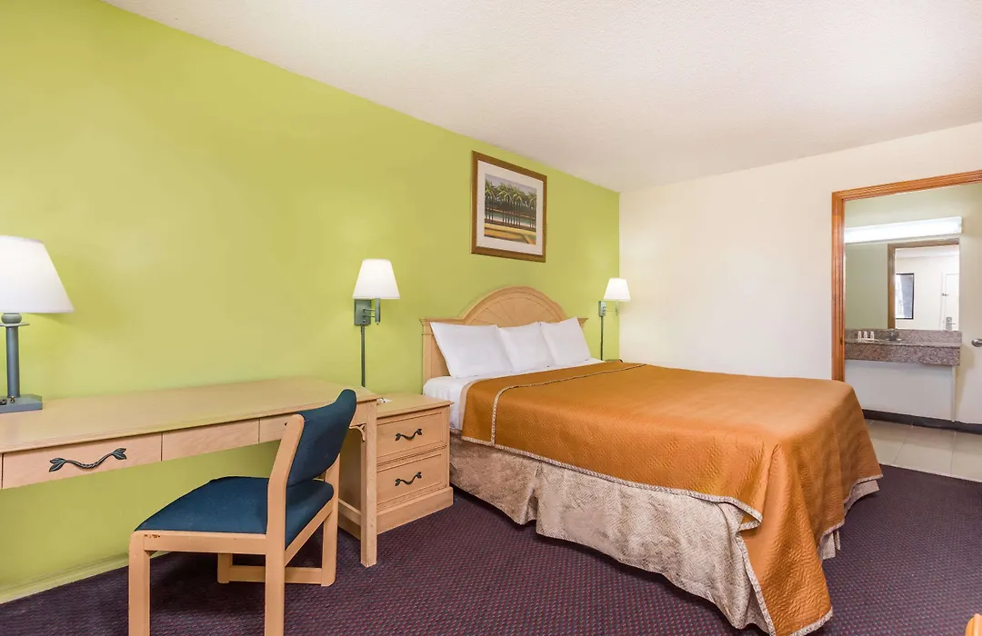 Travelodge By Wyndham Cordele-1
