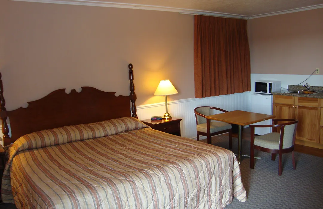 Royal Napanee Inn-1