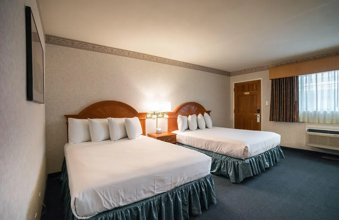 Nob Hill Motor Inn-1