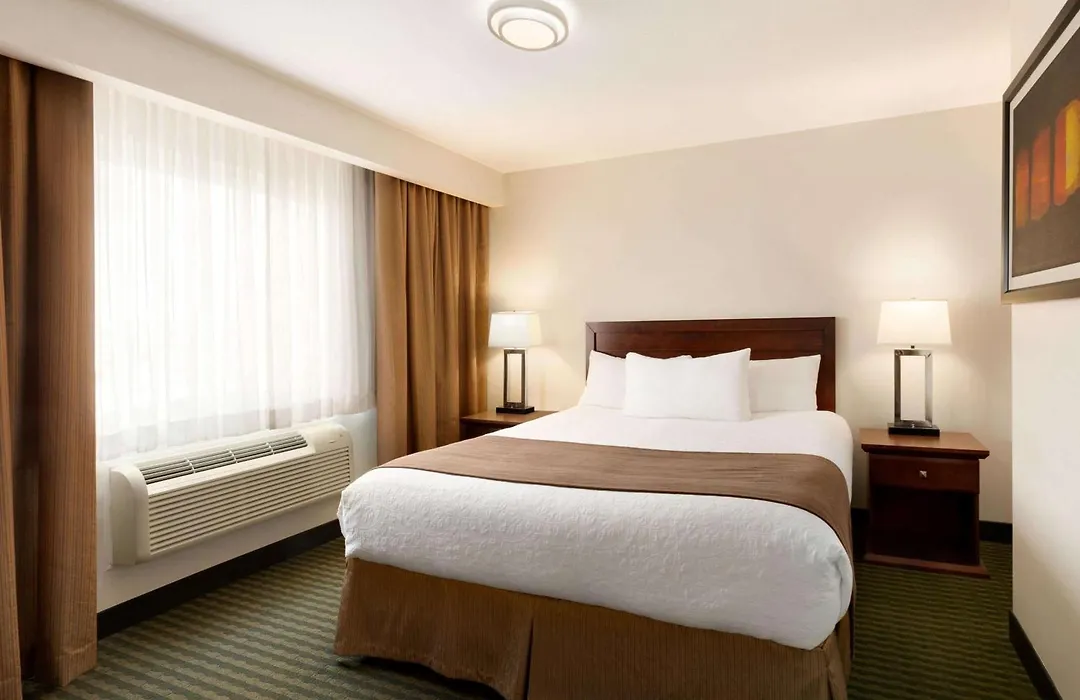 Travelodge Hotel By Wyndham Weyburn-1