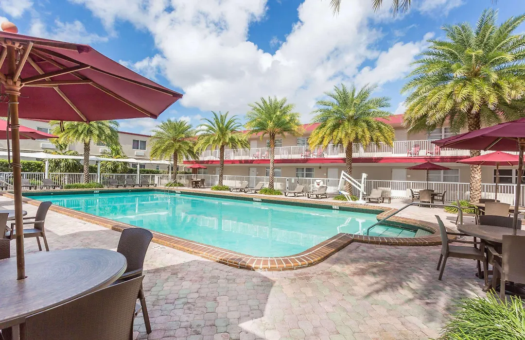 Ramada By Wyndham Miami Springs/Miami International Airport-1