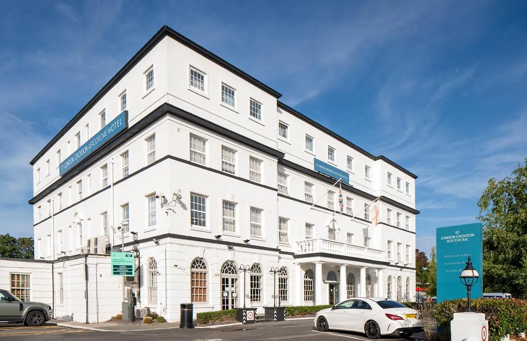 London Croydon Aerodrome Hotel By Sunday-1