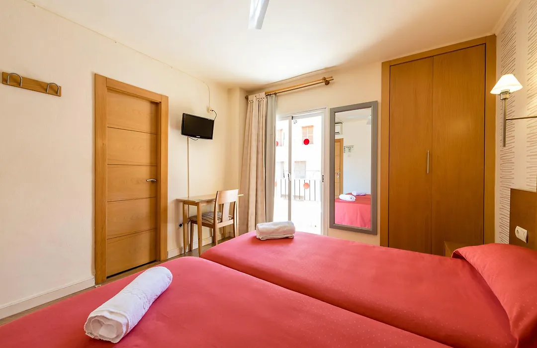 Hostal Residencia Europa Punico-1