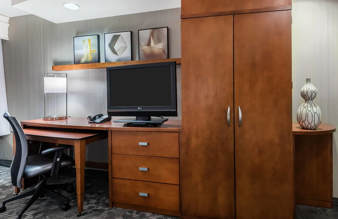 Courtyard By Marriott Danbury-1