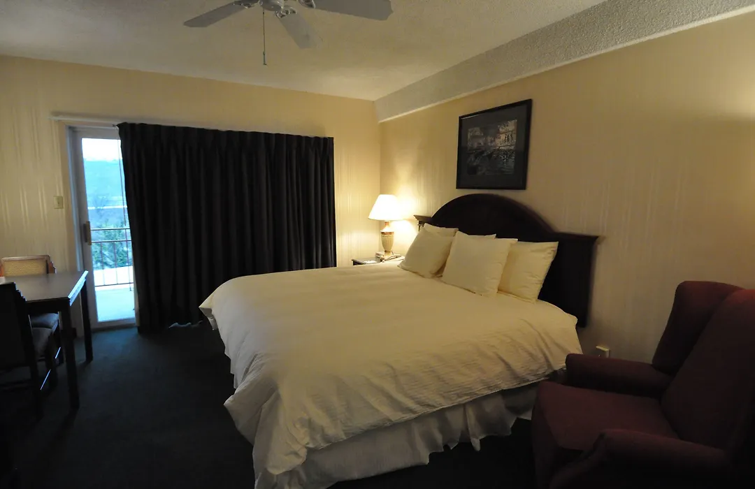 Hillside Inn-1