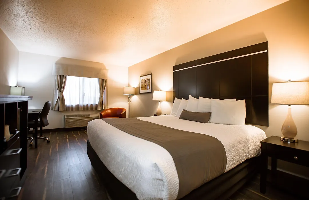 Ten Pin Inn & Suites-1
