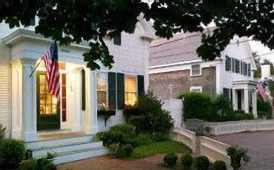 Ashley Inn-1