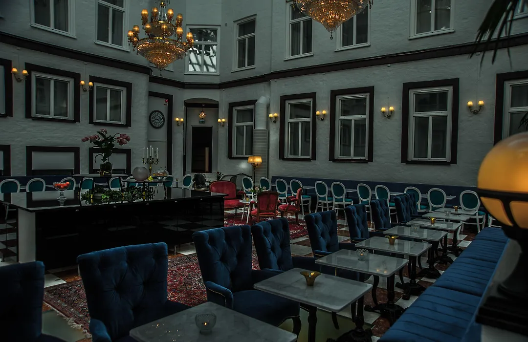 Best Western Hotel Bentleys-1