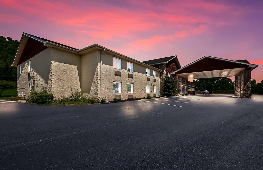Surestay Plus Hotel By Best Western Berkeley Springs-1