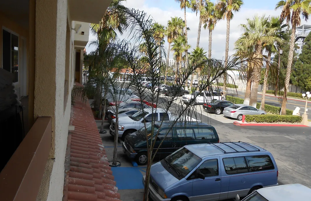 Best Inn & Suites-1