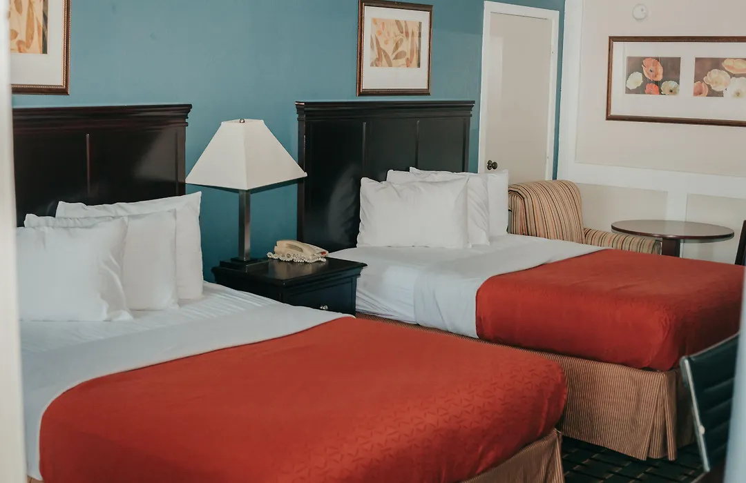 Victorian Inn & Suites-1