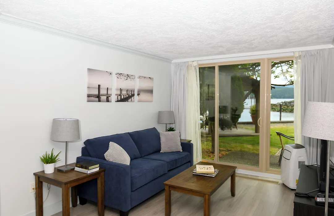 Oceanfront Suites At Cowichan Bay-1