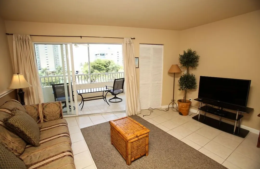Marco Beach Vacation Suites-1