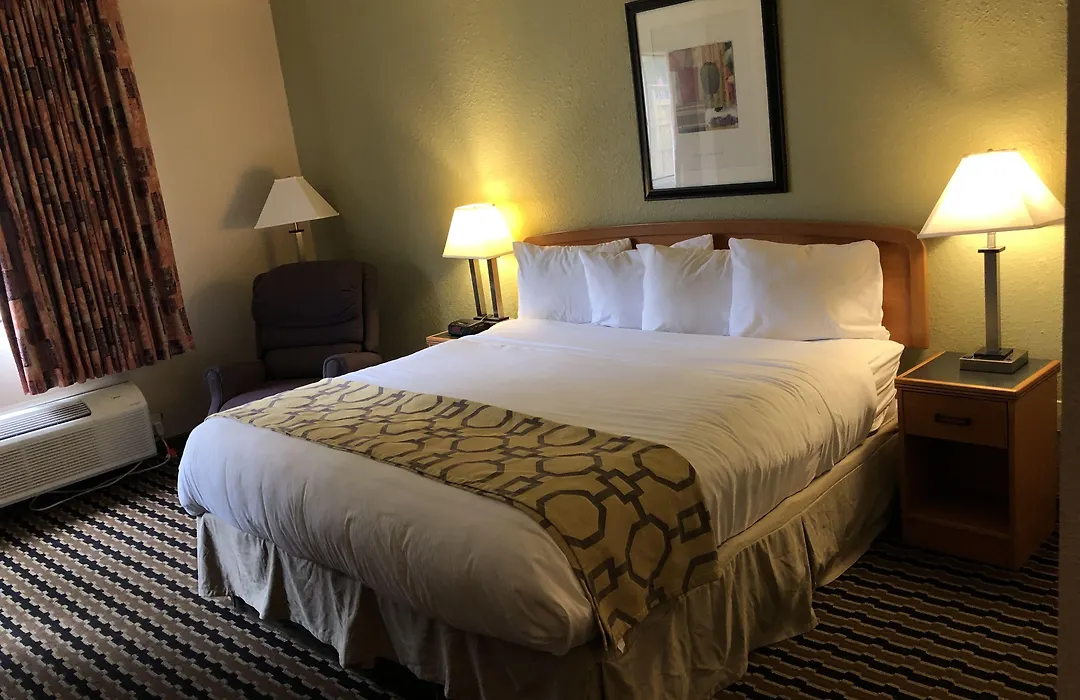 Baymont By Wyndham Fort Wayne-1