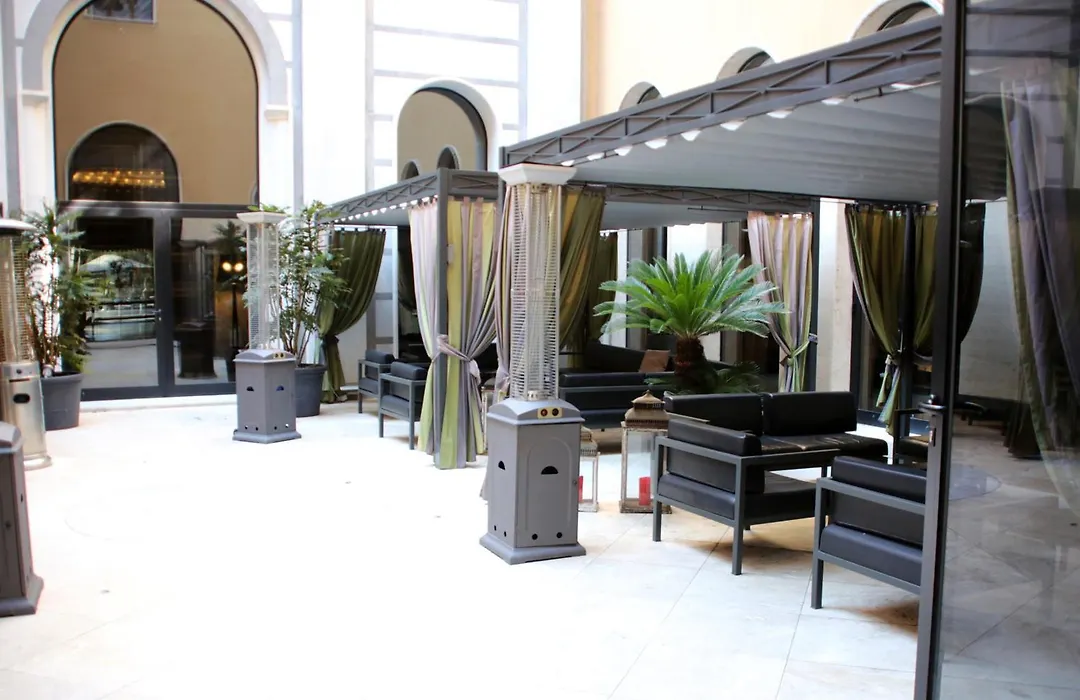 Th Roma - Carpegna Palace-1