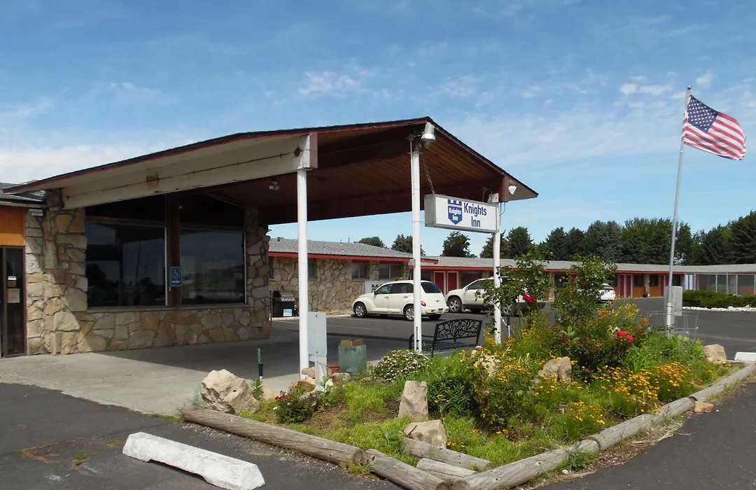 Knights Inn Boardman-1