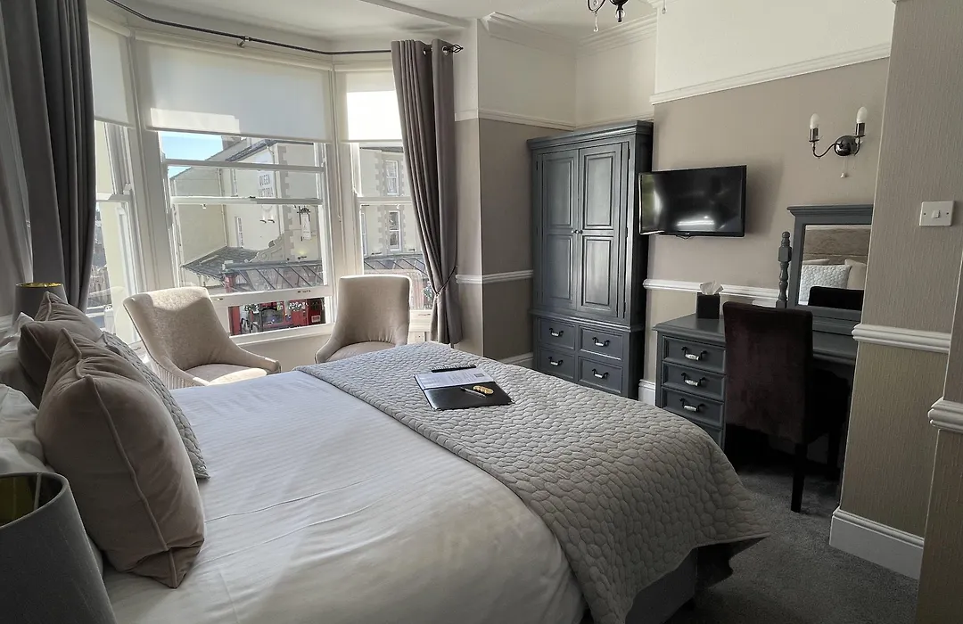 Lynton House-1